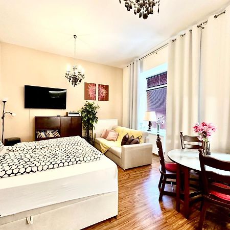 Home Away Main Square Apartment Poprad Luaran gambar