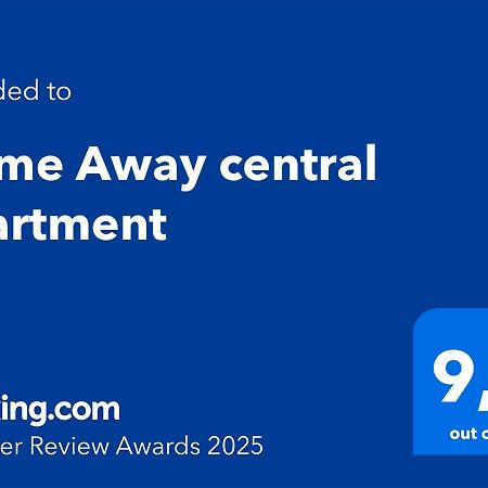 Home Away Main Square Apartment Poprad Luaran gambar