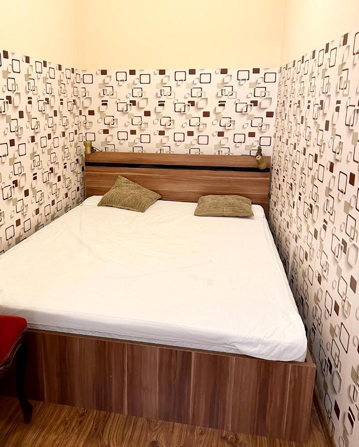 Home Away Main Square Apartment Poprad Luaran gambar