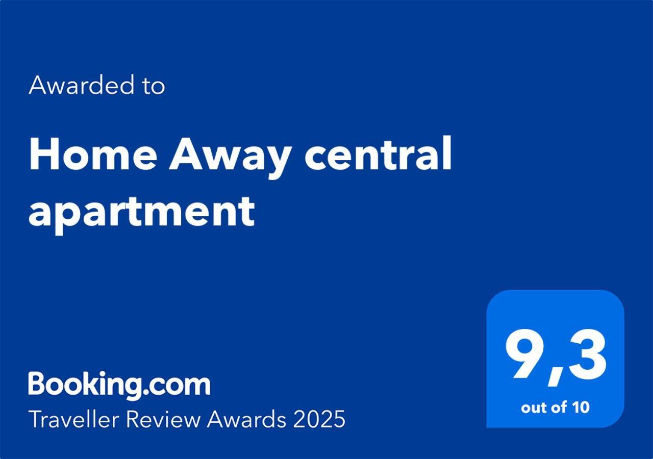 Home Away Main Square Apartment Poprad Luaran gambar