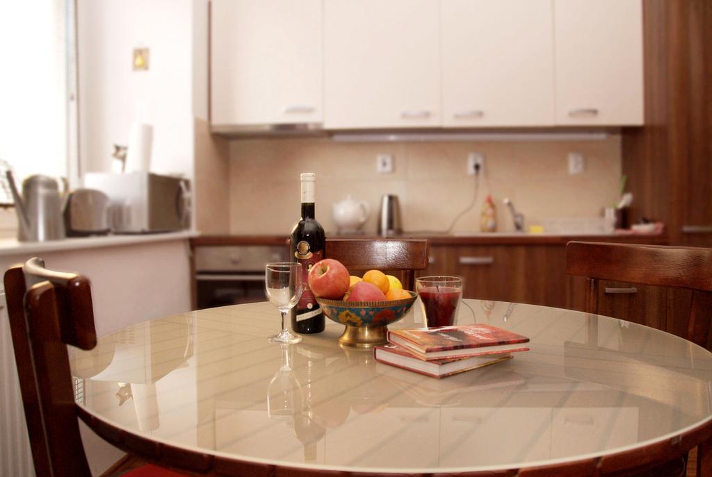 Home Away Main Square Apartment Poprad Luaran gambar