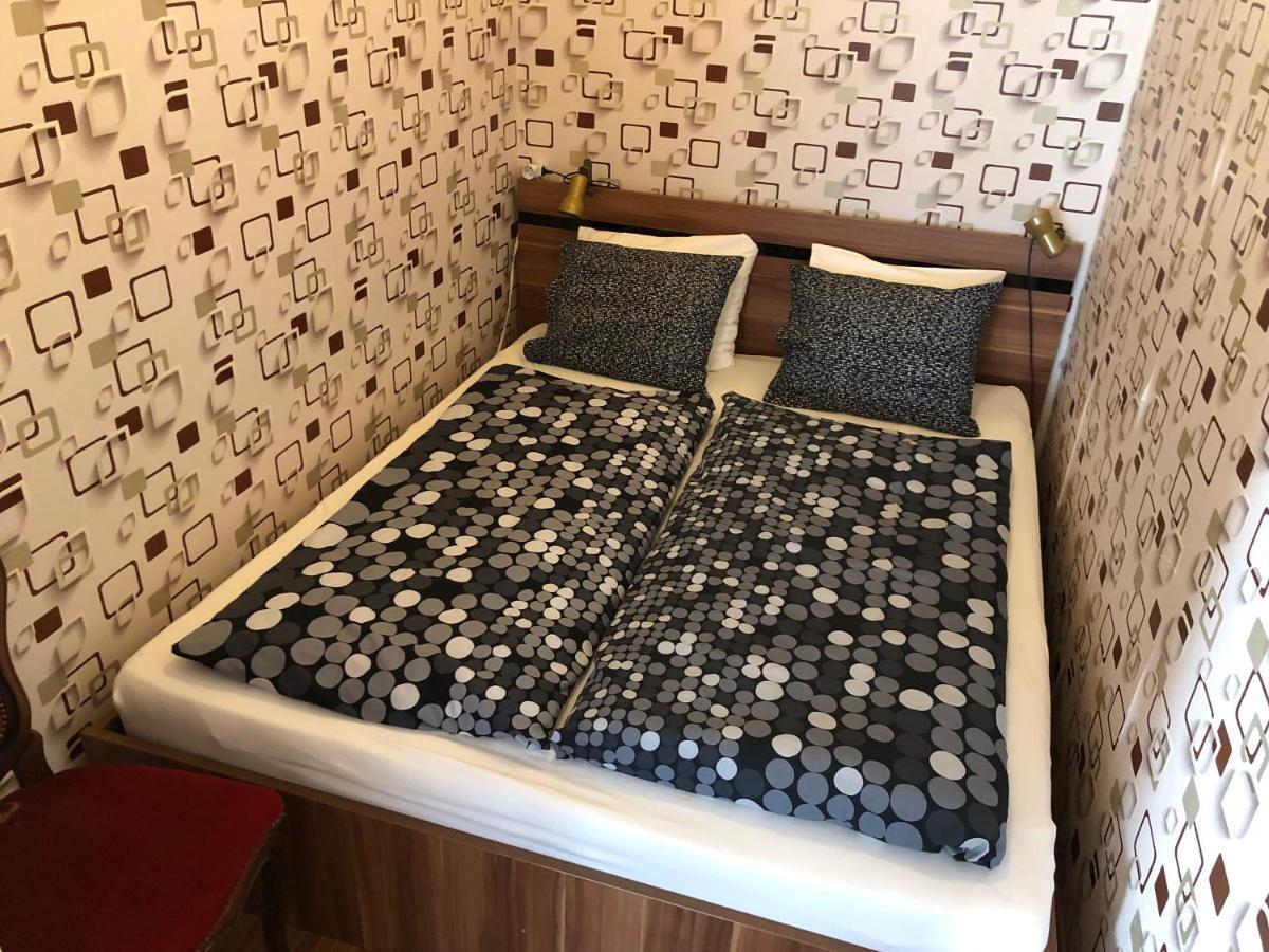 Home Away Main Square Apartment Poprad Luaran gambar